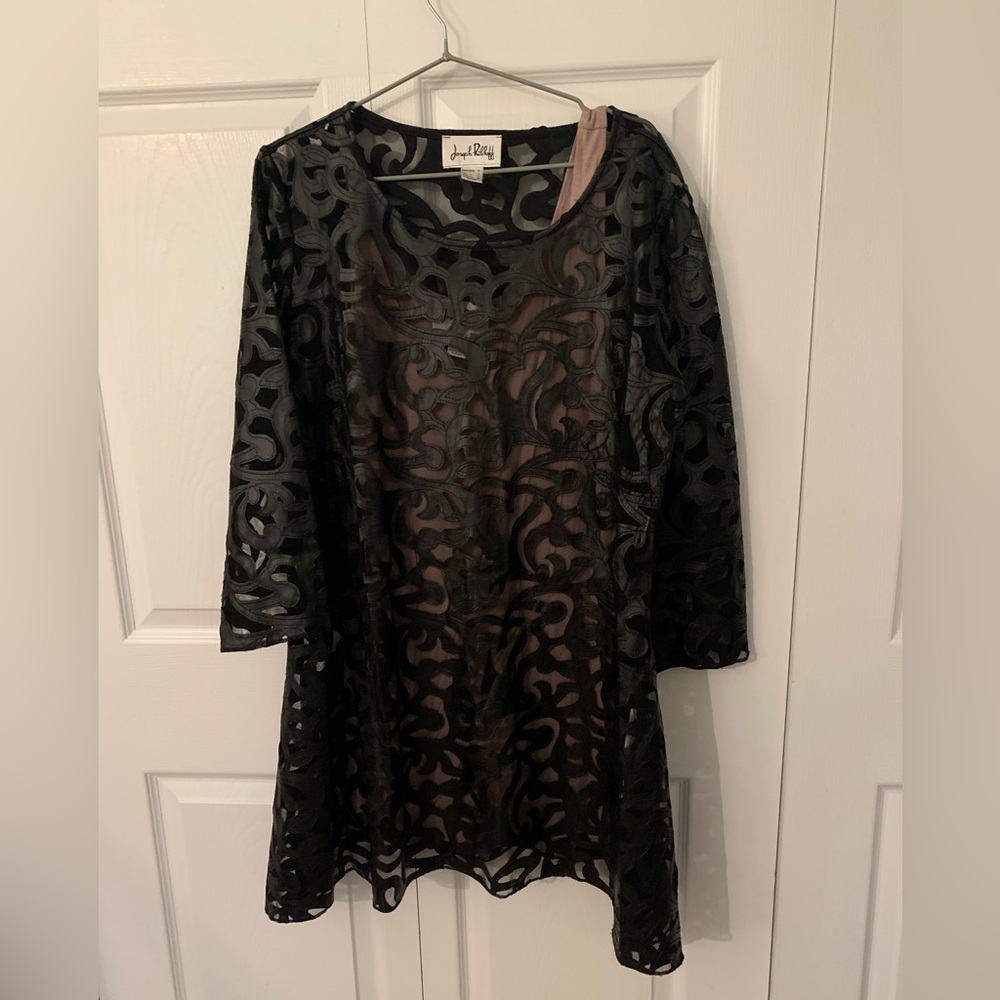 Super Fun Joseph Ribkoff 2 Piece Tunic top!